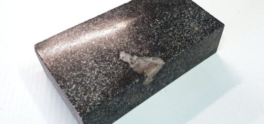 detail leštění kamene